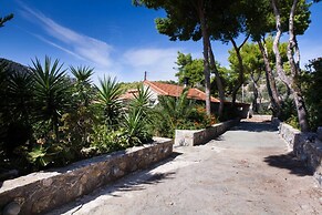 Feels Like Your Home at Ermioni