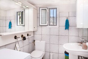 Feels Like Your Home at Ermioni