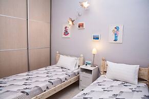 Feels Like Your Home at Ermioni