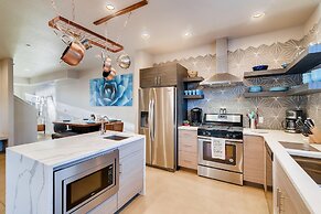 Fancy Townhome near Old Town, Breweries and River!