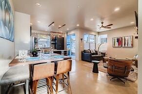 Fancy Townhome near Old Town, Breweries and River!