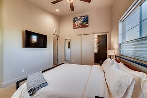 Fancy Townhome near Old Town, Breweries and River!