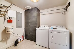 Fancy Townhome near Old Town, Breweries and River!