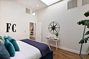 THE PENTHOUSE loft in the heart of Old Town!