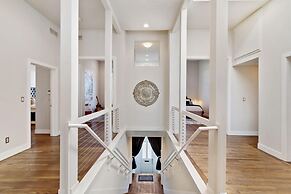 THE PENTHOUSE loft in the heart of Old Town!