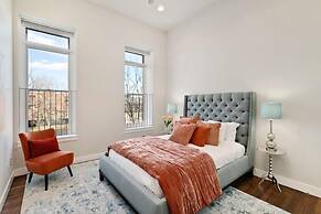 THE PENTHOUSE loft in the heart of Old Town!