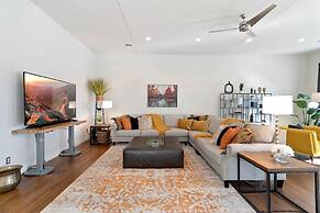 THE PENTHOUSE loft in the heart of Old Town!