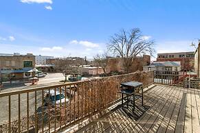 THE PENTHOUSE loft in the heart of Old Town!