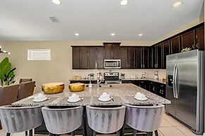 Luxurious Villa With Modern Decor and Huge Pool in Upscale Resort! #6s