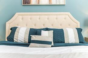 Luxurious Villa With Modern Decor and Huge Pool in Upscale Resort! #6s