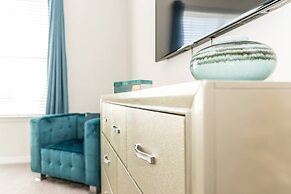 Luxurious Villa With Modern Decor and Huge Pool in Upscale Resort! #6s