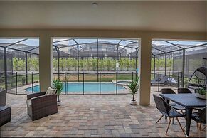 Luxurious Villa With Modern Decor and Huge Pool in Upscale Resort! #6s