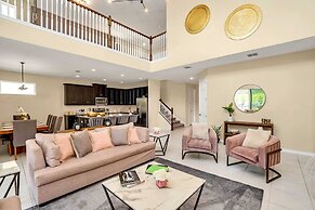 Luxurious Villa With Modern Decor and Huge Pool in Upscale Resort! #6s