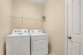 Luxurious Villa With Modern Decor and Huge Pool in Upscale Resort! #6s