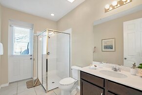 Luxurious Villa With Modern Decor and Huge Pool in Upscale Resort! #6s