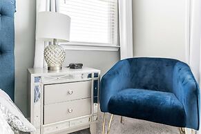 Luxurious Villa With Modern Decor and Huge Pool in Upscale Resort! #6s