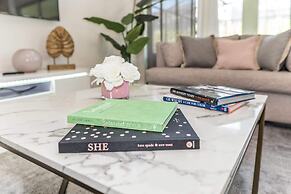 Luxurious Villa With Modern Decor and Huge Pool in Upscale Resort! #6s