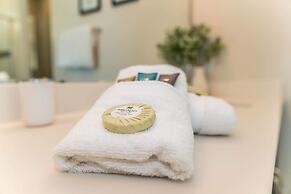 Luxurious Villa With Modern Decor and Huge Pool in Upscale Resort! #6s