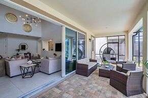 Luxurious Villa With Modern Decor and Huge Pool in Upscale Resort! #6s