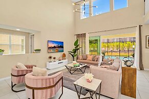 Luxurious Villa With Modern Decor and Huge Pool in Upscale Resort! #6s