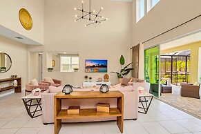 Luxurious Villa With Modern Decor and Huge Pool in Upscale Resort! #6s