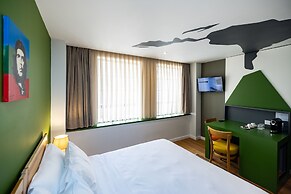 Limehouse Library Hotel