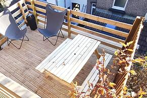 Modern 4-bedroom Townhouse With Private Garden