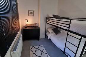 4 Bed Townhouse-sleeps 7-garden-pets-valley View