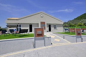 Villa Bratou Aqua in Stroggi