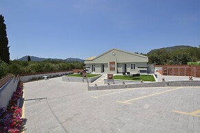 Villa Bratou Aqua in Stroggi