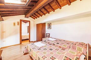 Hawthorn Apt With Shared Pool Family Fun