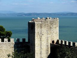 Cornflower Apt With Shared Pool