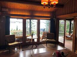 Beautiful 3 Bed Cottage in Ytteroy, With Seaview