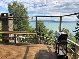 Beautiful 3 Bed Cottage in Ytteroy, With Seaview