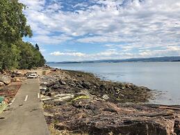 Beautiful 3 Bed Cottage in Ytteroy, With Seaview