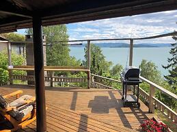 Beautiful 3 Bed Cottage in Ytteroy, With Seaview