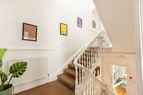 5-bed House With Distant sea Views in Plymouth