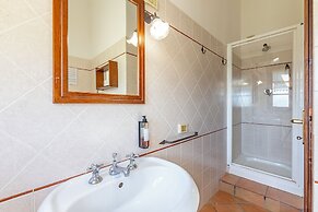 Poppy apt with shared pool