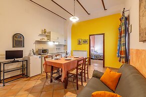 Poppy apt with shared pool