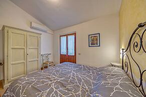 Rosehip apt with shared pool