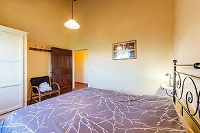 Rosehip apt with shared pool