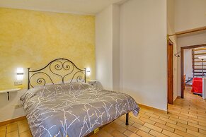 Rosehip apt with shared pool