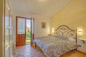 Rosehip apt with shared pool