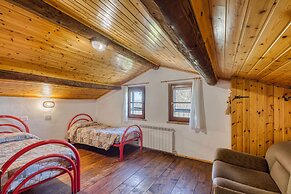 Rosehip apt with shared pool