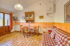 Rosehip apt with shared pool
