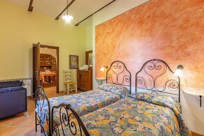 Rosehip apt with shared pool