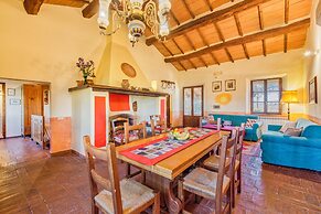 Rosehip apt with shared pool