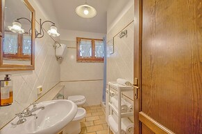 Rosehip apt with shared pool