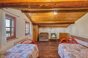 Rosehip apt with shared pool
