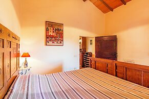 Rosehip apt with shared pool